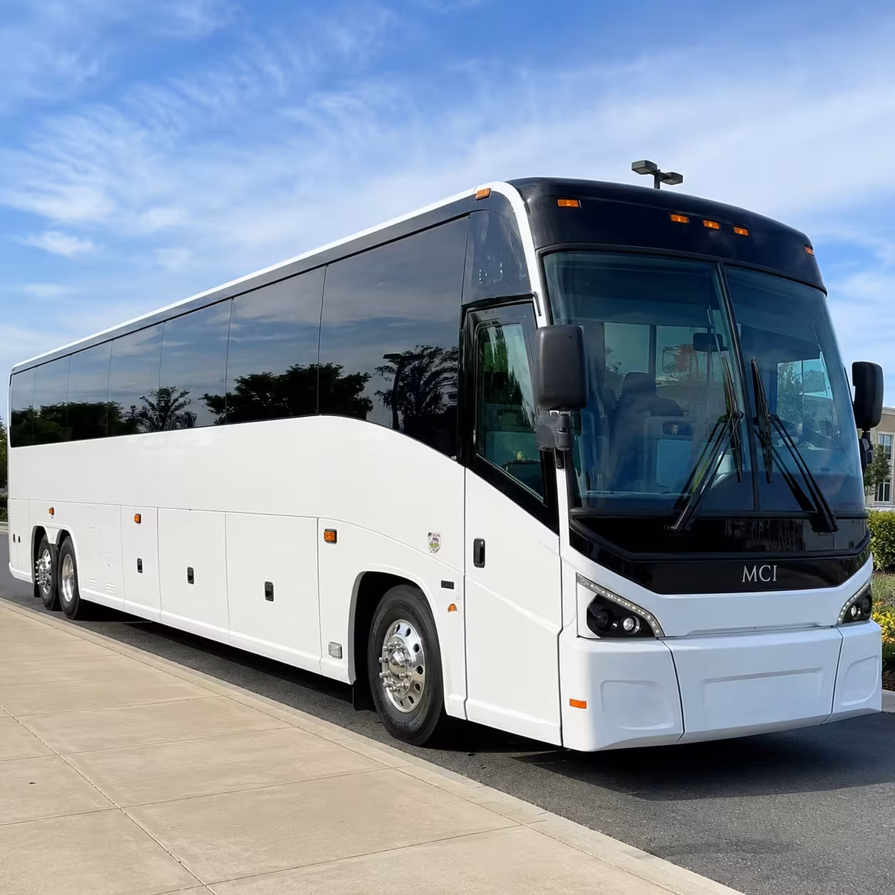 daily employee shuttle services for la mirada businesses and campuses