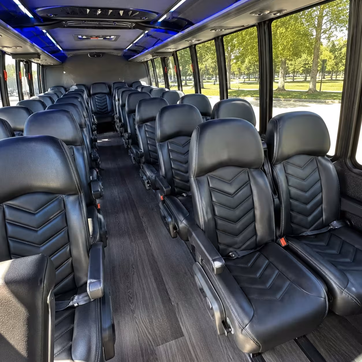 la mirada minibus rentals to crypto com arena and bmo stadium