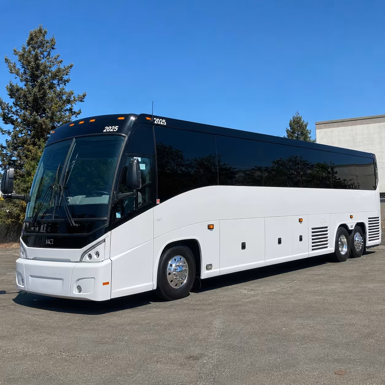 la mirada shuttle buses to oc and inland empire amphitheaters
