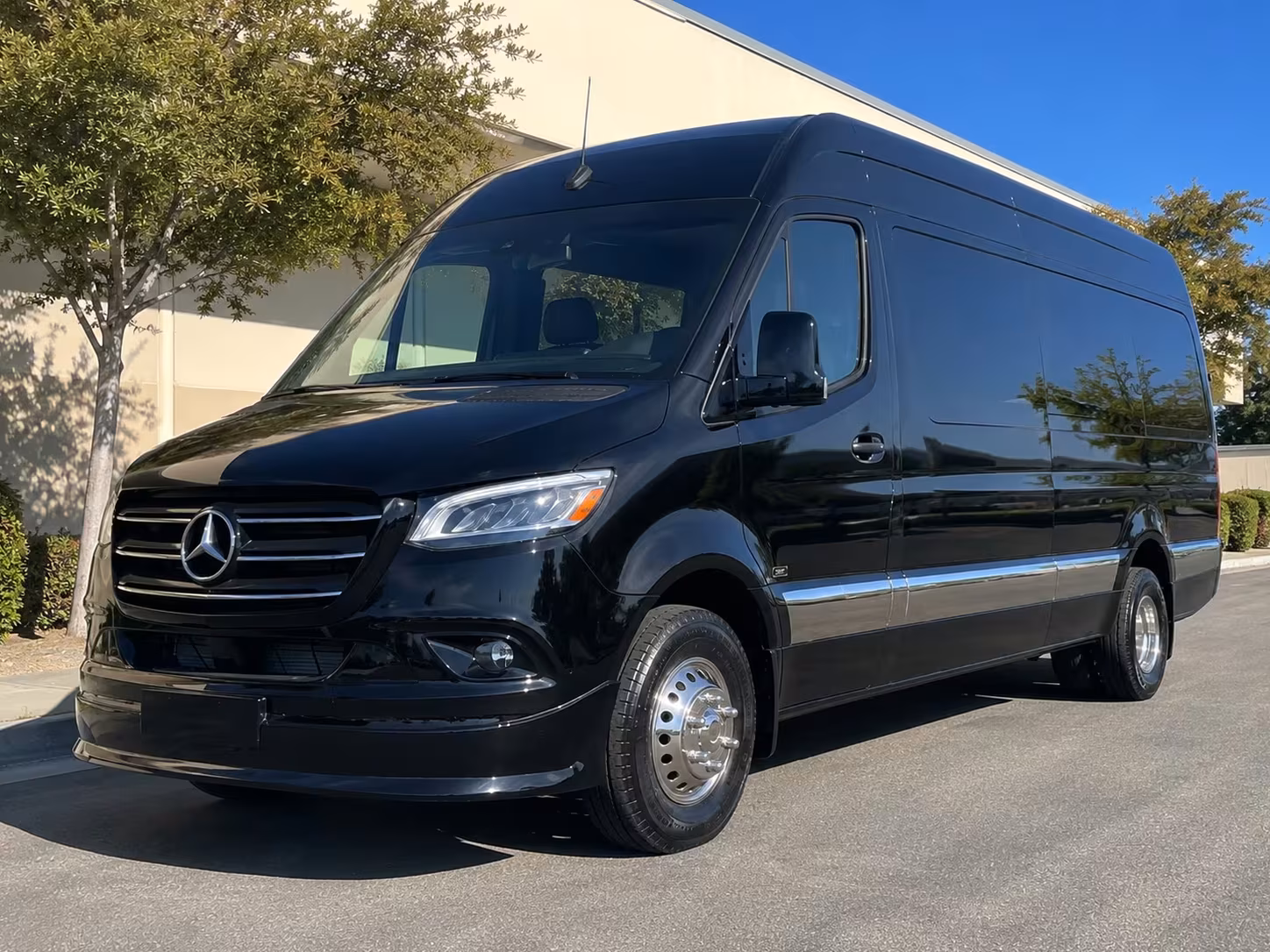 la mirada sprinter limo rental